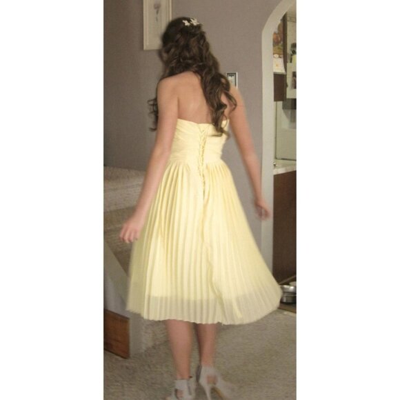 Light Yellow Strapless Corset Dress | Size 2 - Picture 4 of 9